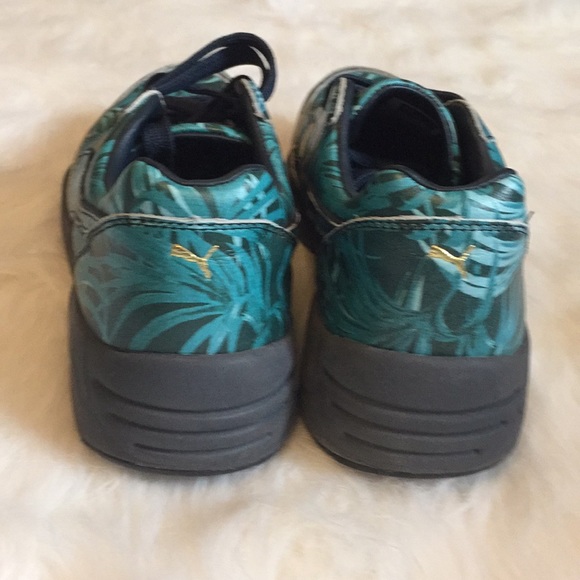 Ladies Puma Sneakers - Picture 4 of 7